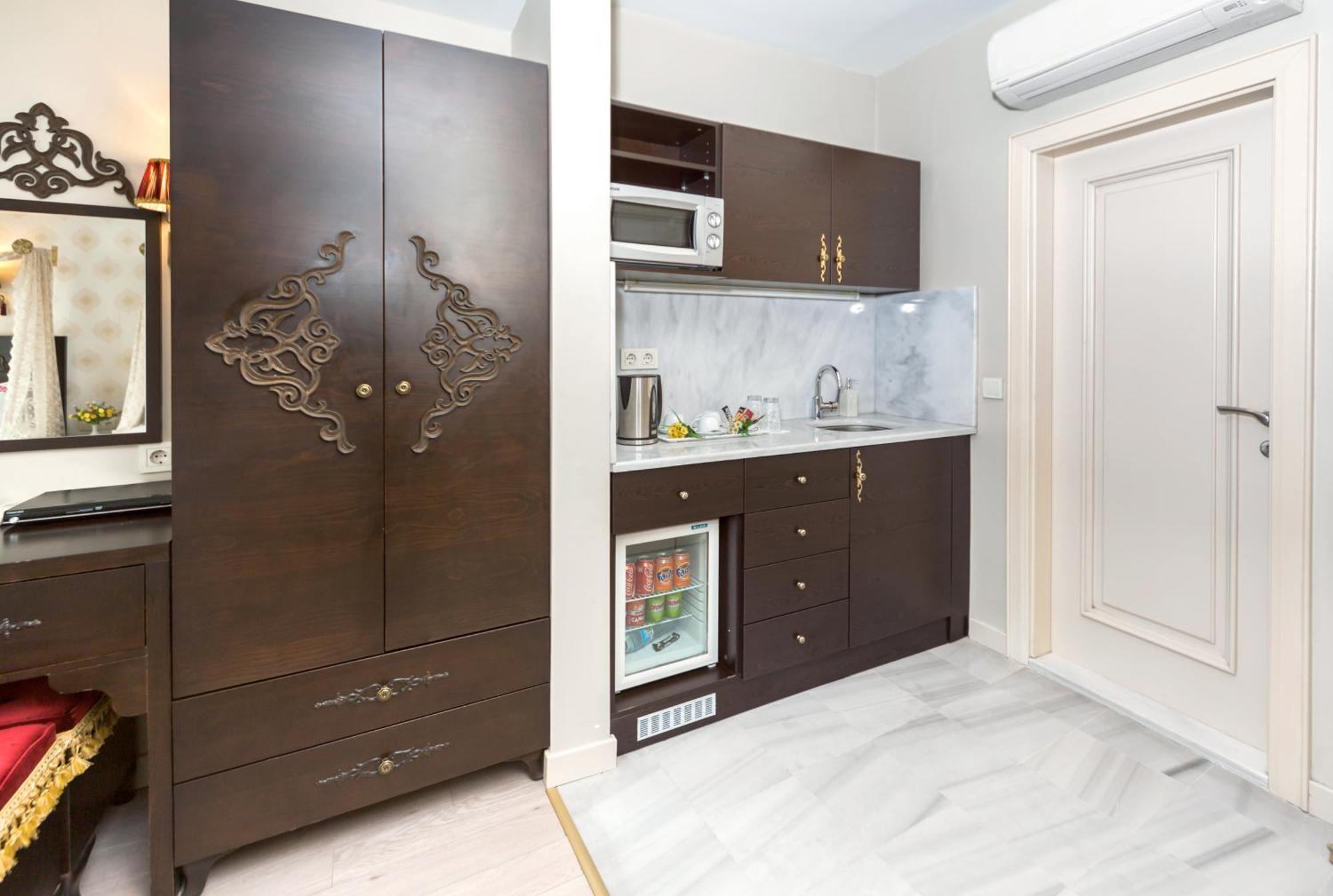 Cosmos Hotel Истанбул Екстериор снимка
