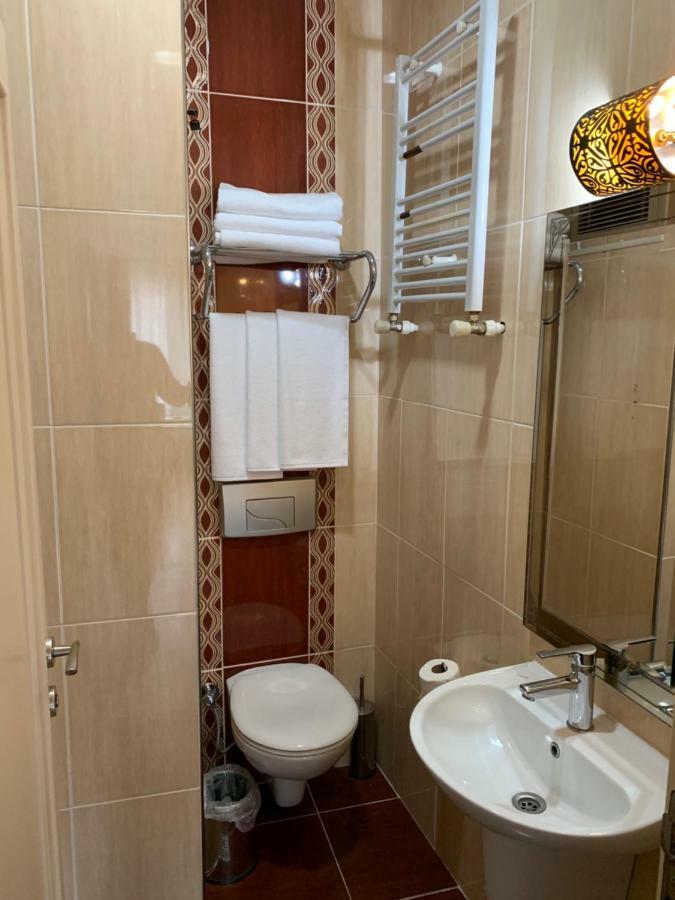 Cosmos Hotel Истанбул Екстериор снимка